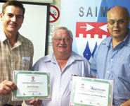 Eben Grobbelaar (vice chairman left), Hennie Pretorius and Alfred Ross after the presentation.